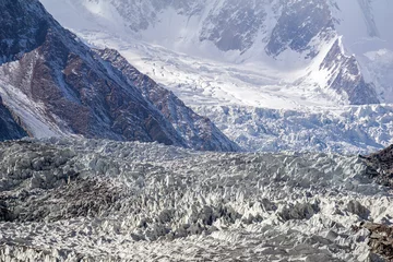 Crédence de cuisine en verre imprimé Nanga Parbat Autumn view of Passu Glacier in the Gilgit Baltistan region of northern Pakistan. Passu Glacier is situated in the south side of Passu village and linked with Batura Glacier.