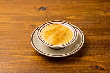 Small bowl of applesauce.