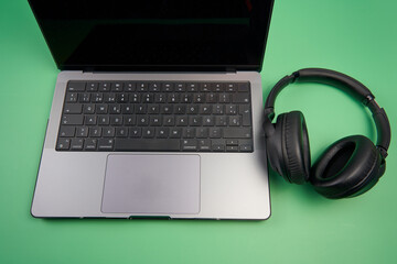 Obraz na płótnie Canvas Workplace top view desktop with gadgets, laptop
