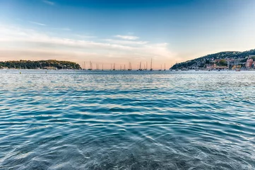 Foto op Plexiglas Villefranche-sur-Mer, Franse Riviera Het schilderachtige strand van Marinieres, Villefranche-sur-Mer, Cote d& 39 Azur, Frankrijk