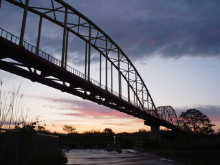 夕刻の入間川水管橋