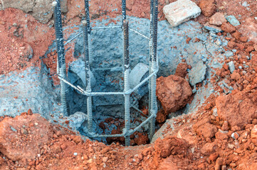 Estrutura de armadura em aço para estaca hélice contínua de fundação profunda de obras em...
