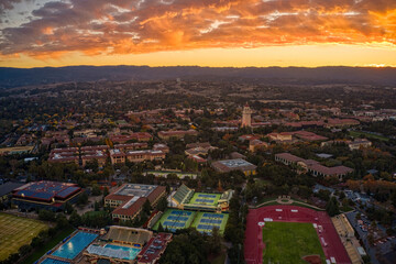 Aerial View of a University in Palo Alto, California. - obrazy, fototapety, plakaty