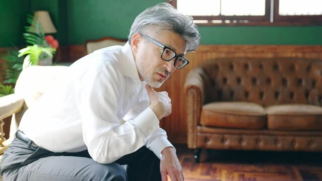 ダンディな中高年男性　メンズファッションイメージ