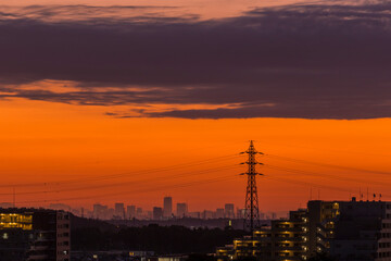 朝日　夜明け 都市風景 日の出　朝焼け 住宅
