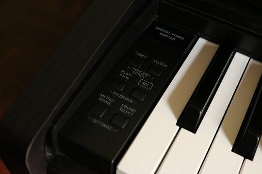 Epiano Bilder Durchsuchen 2,996 Archivfotos, und