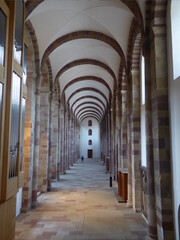 Speyrer Dom, Säulen und Türme