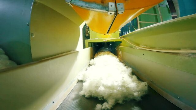 Holofiber production. Holofiber. Production of non-woven materials. Holofiber at a nonwovens factory.
