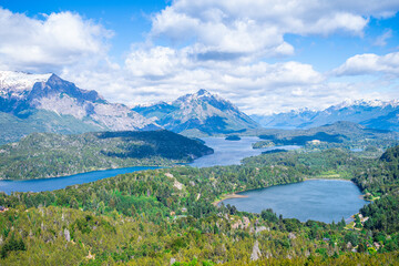 Fototapeta na wymiar views of nahuel huapi national park in bariloche, argentina