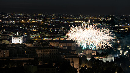 Bergamo città Alta con fuochi d'artificio