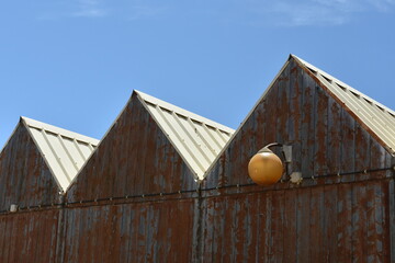 Naklejka premium Low angle view of fishermen's huts in Armacao de Pera