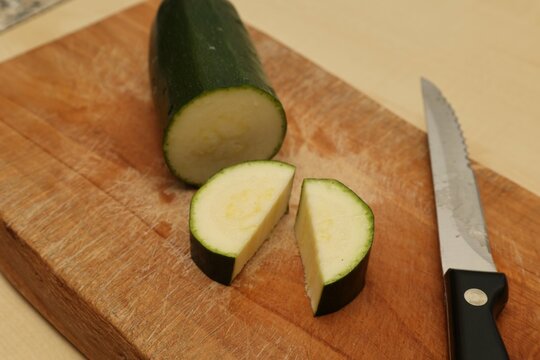 Zucchini geschnitten