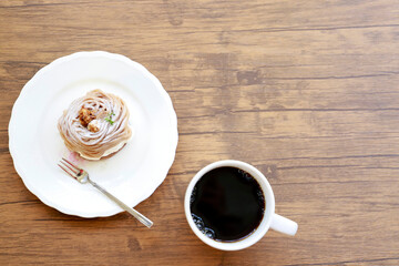 ホットコーヒーとモンブランケーキ