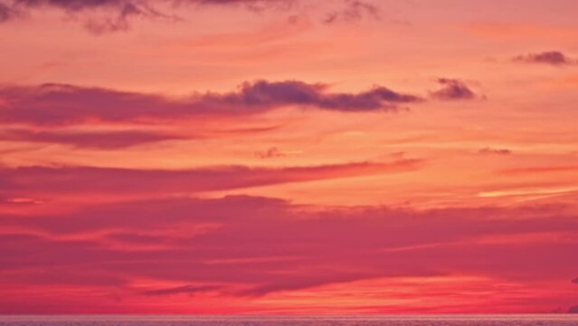 time lapse sweet sunset landscape Amazing light of nature cloudscape sky.
clouds moving in the beautiful sky at sunset.high quality video 4K.
Nature video High quality footage in nature and travel con