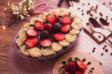 cake with strawberries