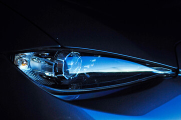 国産スポーツカーヘッドライト © 兼佑 山本