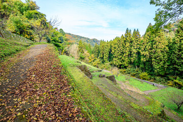 秋の石見銀山　清水谷製錬所跡　島根県大田市　Iwami Ginzan silver mine in autumn. 
Shimizudani Smelter Ruins. Shimane Prefecture, Oota city.