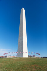 Obraz premium washington dc,Washington monument on sunny day with blue cloudless sky background.