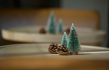 Christmas tree with pine cones Decorate on the drinking table to match the Christmas atmosphere.