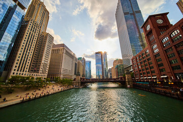 Obraz premium Large American city ship canal river lined with huge skyscrapers