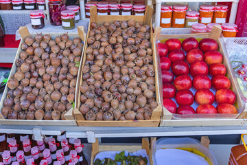 Medlar Apples Fruits Market