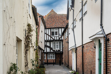 Fototapeta na wymiar Alley in Sandwich, Kent, England, UK 
