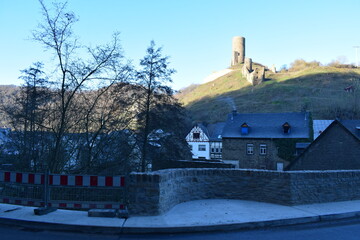 Monreal mit der Löwenburg