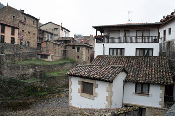 Fototapeta na wymiar view of the streets of the small village of Potes in Cantabria, Spain