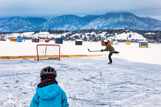 Canadian Pond Hockey
