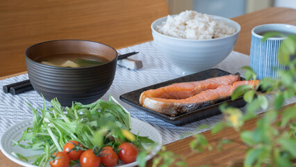 日本の食卓イメージ