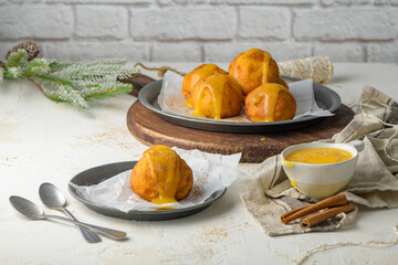 Rabanadas poveiras with egg cream and cinnamon