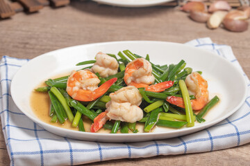 Onion Flower Stem Stir Fried Shrimp with Oyster Sauce