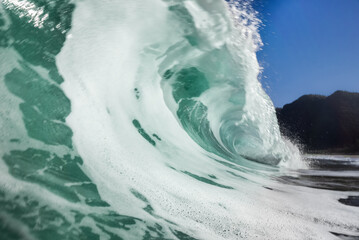 Wave about to crash
