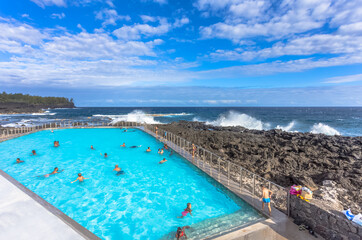 Piscine publique artificielle en bordure de mer, le Baril, Saint-Philippe, île de la Réunion 