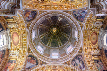Fototapeta na wymiar Decorated ceiling of Santa Maria Maggiore basilica in Rome, Italy