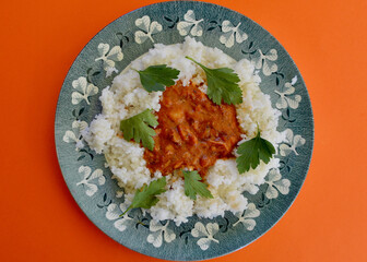 Chicken tikka masala curry with white rice