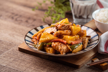 Stir-fried Taiwanese sliced Chicken breast with pineapple.