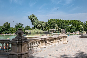 Fototapeta premium Madrid, statue nel parco del Retiro