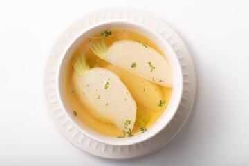 カブのコンソメスープ