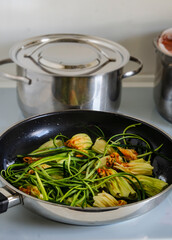 pasta with zucchinis flowers and cream sauce