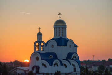 Obraz premium Small city church in the early morning. There is artistic noise.