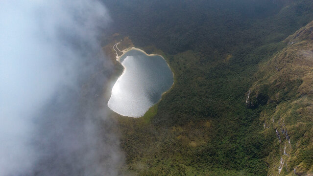 LAGUNA LA MONA E, LEIMEBAMBA, TREKKING LAGUNA DE LOS CONDORES.