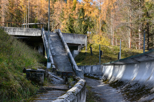 Cortina d&rsquo;Ampezzo, Bobbahn, Start, Anlauf, Rampe, Steil, Gel&auml;nder, Schr&auml;g, Beschleunigung, Startbereich, Startbereich, Kunsteisbahn, James Bond, 007, Cortina, Bobsport, Skeleton, Eiskanal, Kanal, Beto