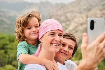 Self-portrait of a woman with cancer and her children