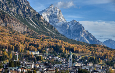 Cortina d’Ampezzo, Cortina, Stadt, Kirche, Skiort, Norditalien, Dolomiti Superski, Dolomiten,...