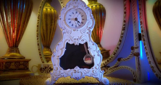 ROCOCO VINTAGE STYLE CLOCK WHITE COLOR | BASIC COLOR CORRECTION