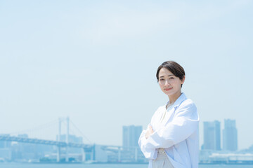 都心で働く医者（医療・ドクター）