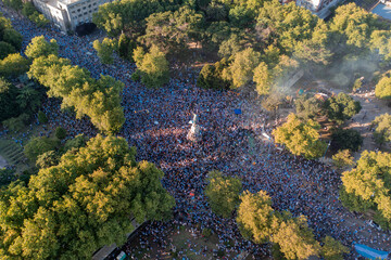Celebración Argentina pasa a la Final del Mundial 2022 Catar, Festejo en el Monumento a San Martin en Mar del Plata, futbol, Dron, Drone