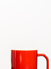 【食事】赤色のマグカップ　白背景	