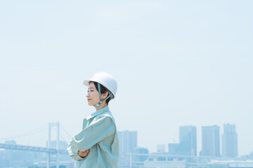 都会で働く作業員（作業服・作業着・スタッフ・建築・建設・仕事）